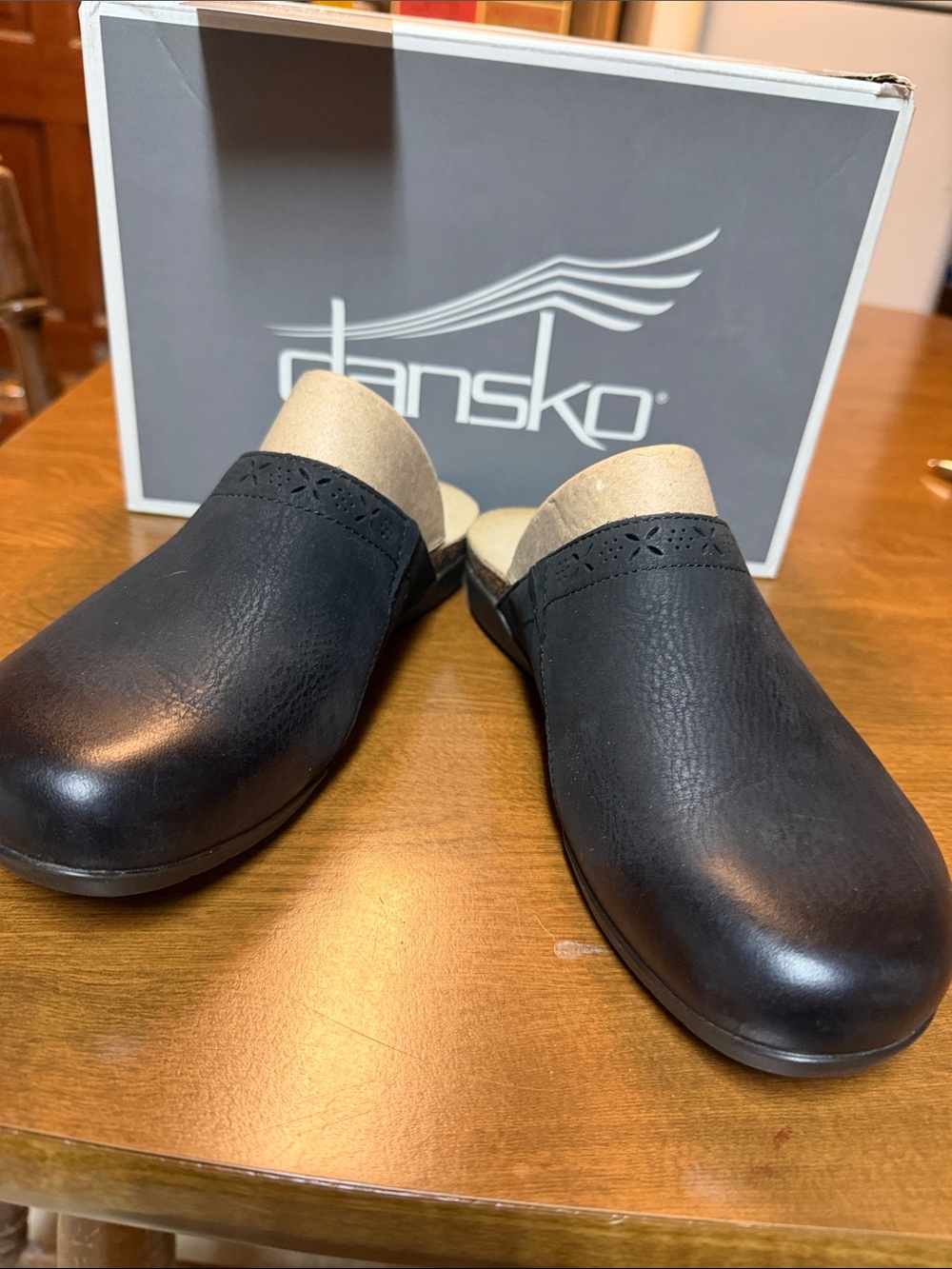Dansko Women’s Robbie Burnished Nubuck Black Slip On Clog Shoes Size 39 US 7.5-8